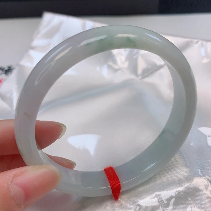 翡翠手镯未镶嵌57圈