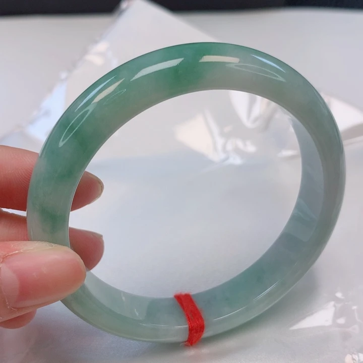 翡翠手镯未镶嵌57圈