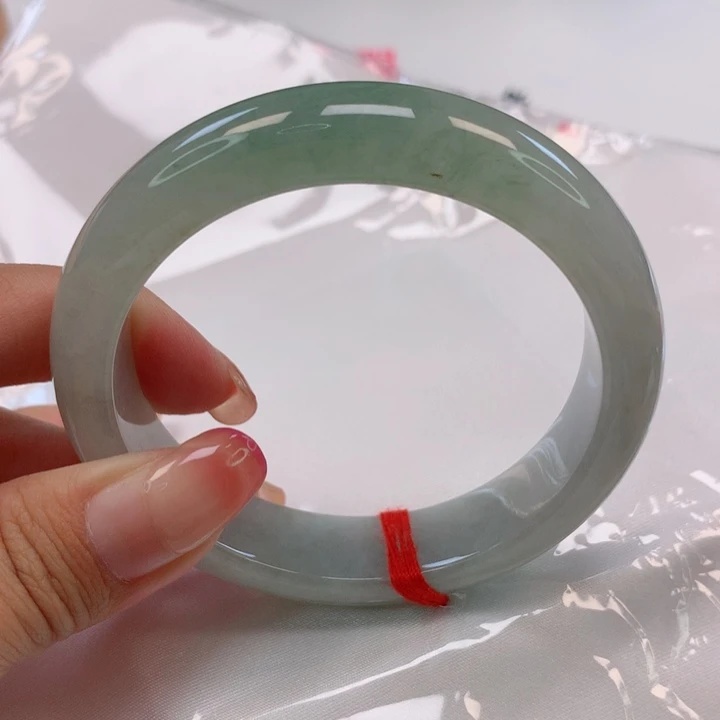 翡翠手镯未镶嵌53圈