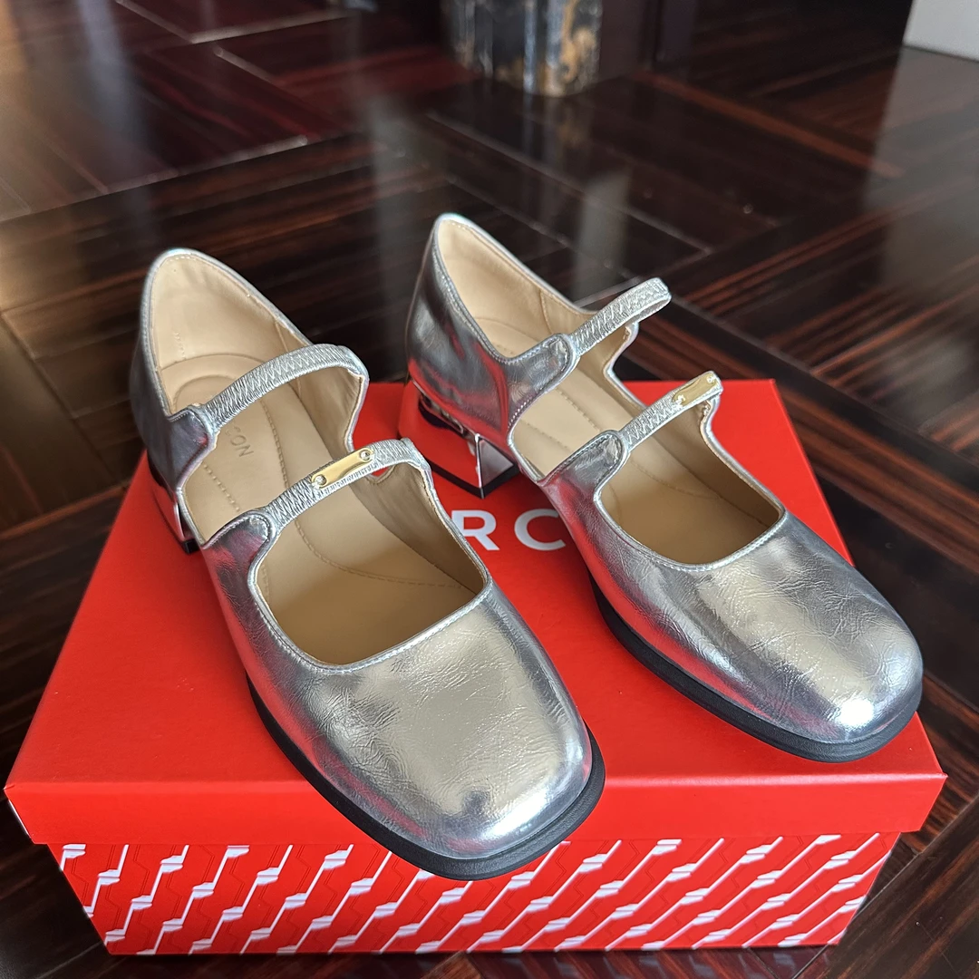 意尔康24春款小香银色玛丽珍单鞋S451GA38195U