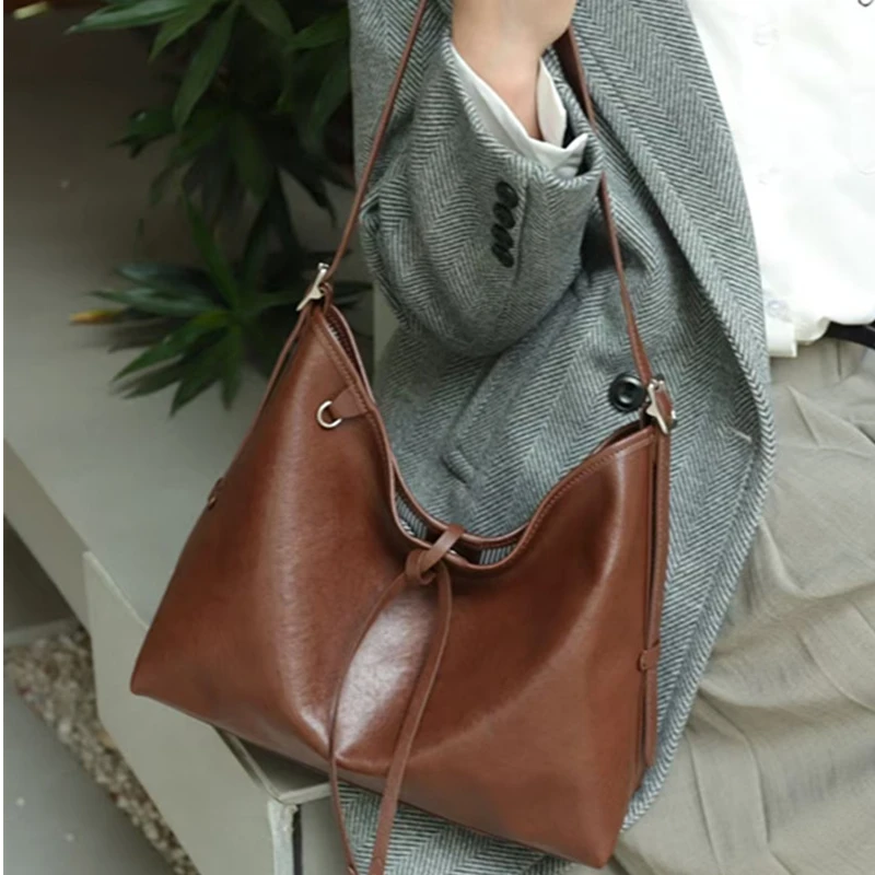 欧美时尚头层水晶植鞣牛皮腋下斜挎复古韩版百搭大容量托特包通勤