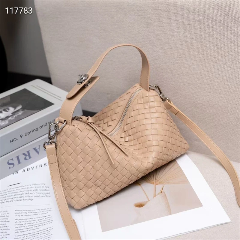 网红爆款真皮编织包羊皮手工高品质时尚洋气手提斜挎韩版饭盒包女