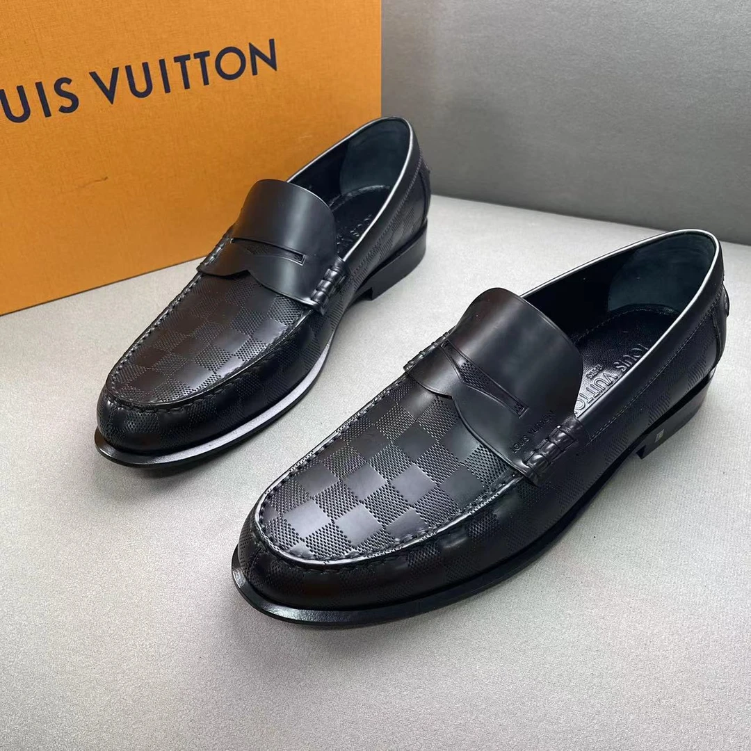 LouisVuitton/路易威登黑色经典棋盘格时尚百搭皮鞋 41码/全新