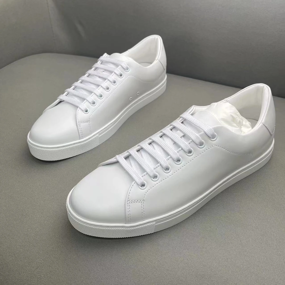 全新未使用 BURBERRY/博柏利 白色男士皮革休闲百搭系带板鞋 42码