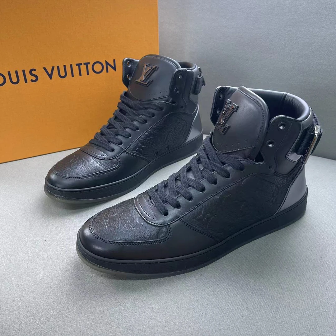 LouisVuitton/路易威登黑色老花浮雕银尾高帮板鞋 40.5码/全新
