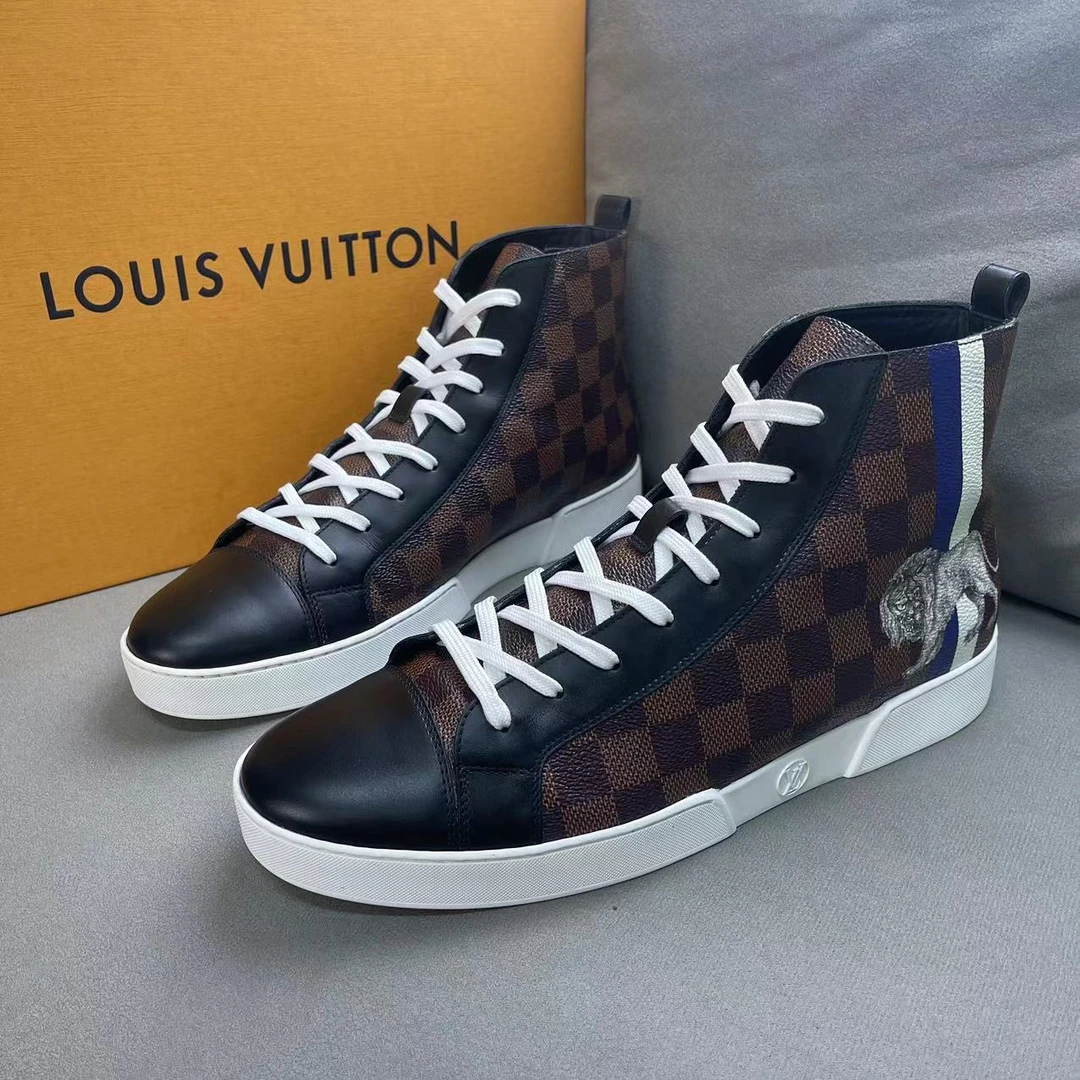 99新 LouisVuitton/路易威登 棕色棋盘格时尚百搭高帮板鞋 41.5码