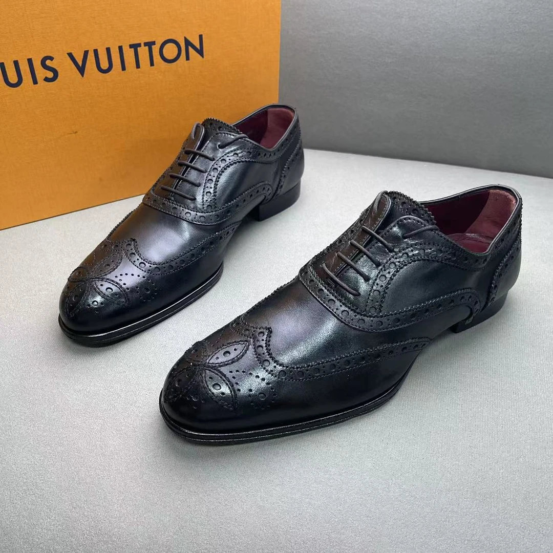 95新 LouisVuitton/路易威登 黑色镂空雕花休闲英伦皮鞋 39.5码