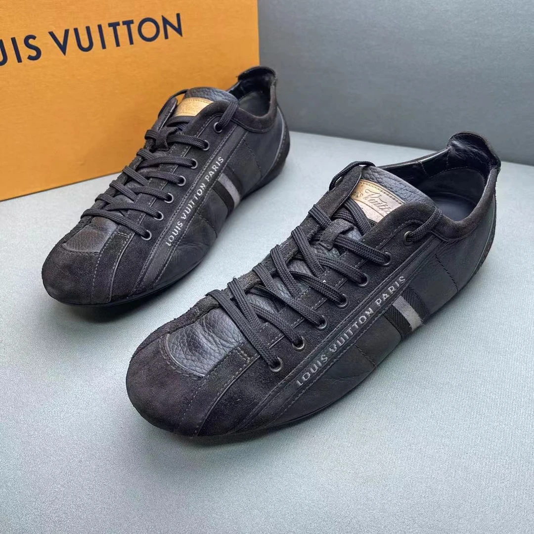 95新 LouisVuitton/路易威登 棕色麂皮时尚休闲商务板鞋 41.5码