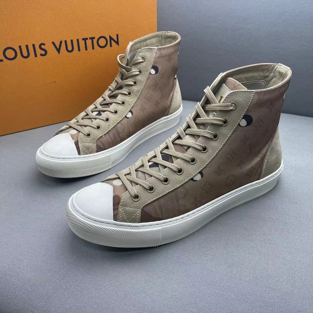 95新 LouisVuitton/路易威登 棕色帆布老花时尚高帮板鞋 40.5码