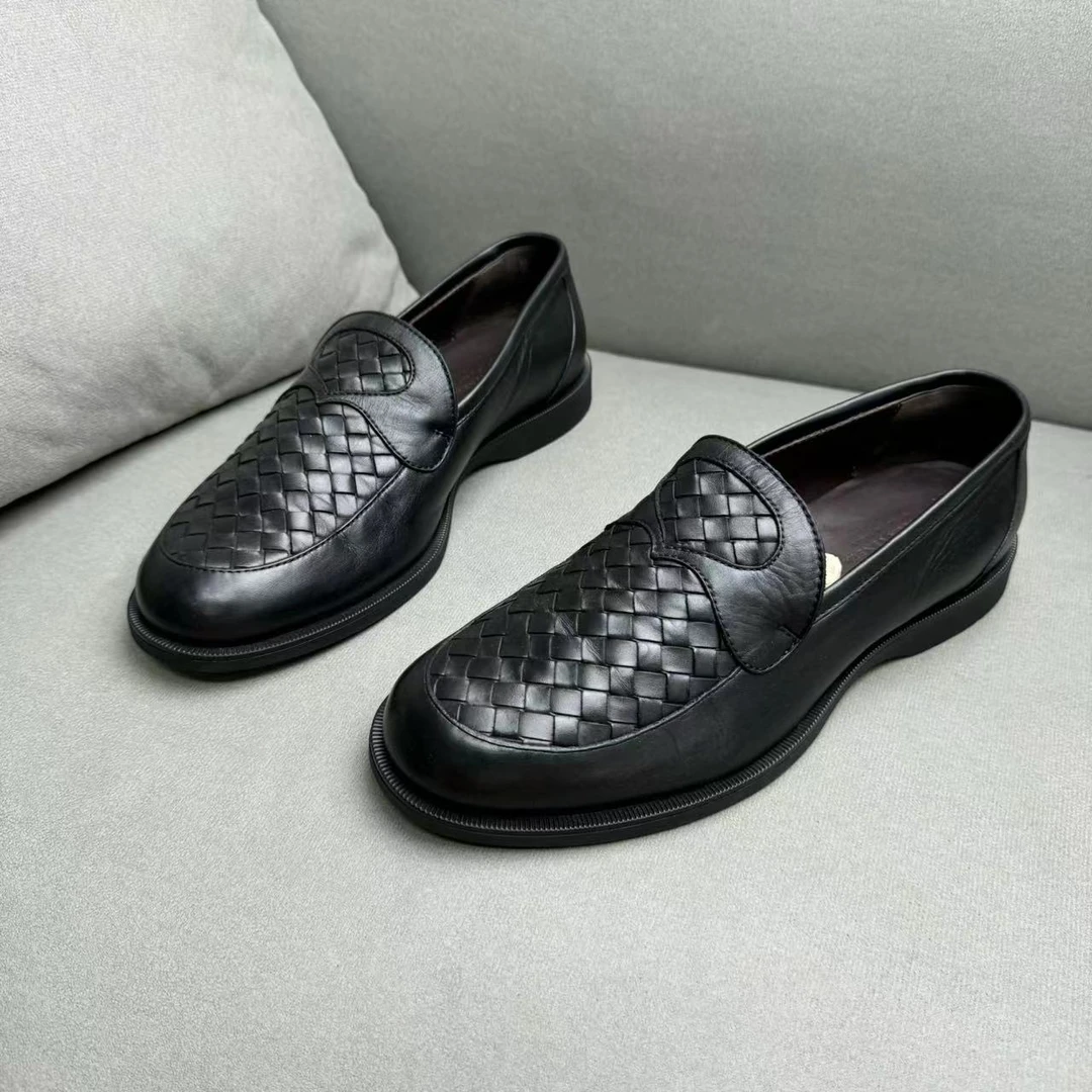 95新 BOTTEGA VENETA/葆蝶家 黑色男士编织面时尚透气板鞋 39码