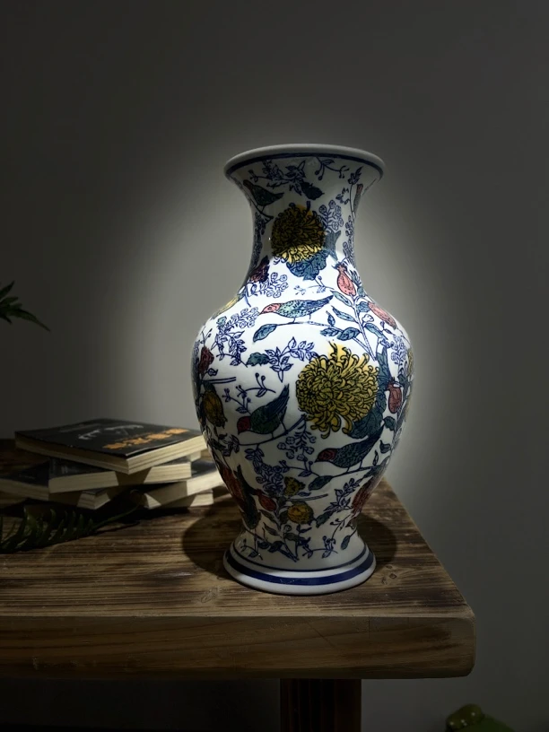 十几库存货，手绘釉下彩花鸟缠枝纹五彩大花瓶，尺寸35*19*19厘米