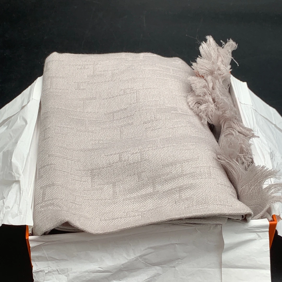 99新 Hermes/爱马仕 文艺纯色围巾女士春秋冬季灰色百搭长款