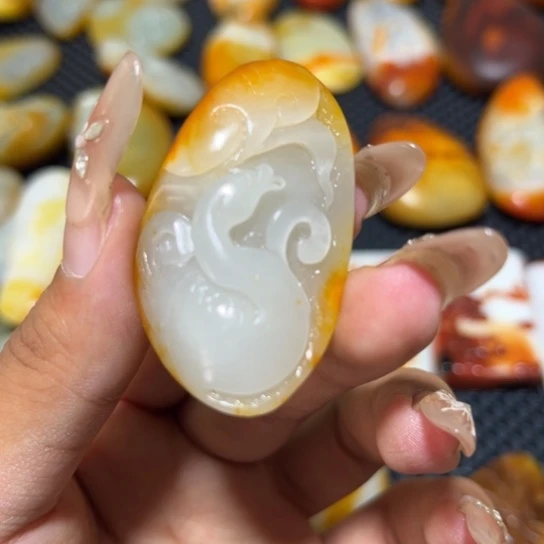 和田玉颈饰未镶嵌