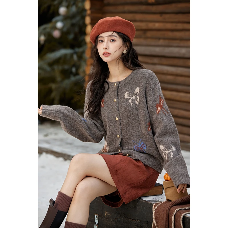 谜秀灰色蝴蝶短款针织开衫外搭女2024秋冬新款女装毛绒毛衣外套女