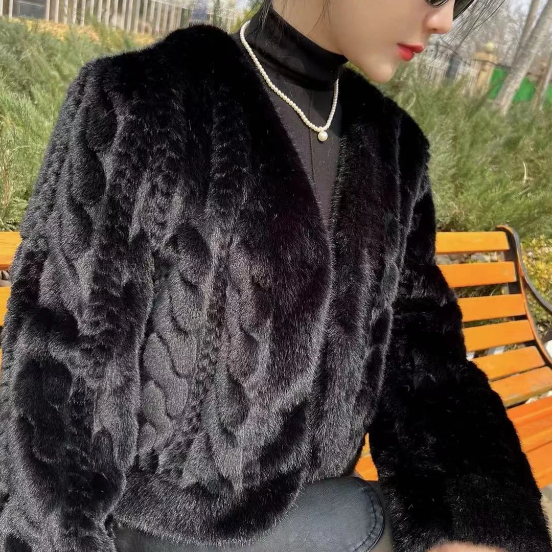 女士时尚麻花小V领外套