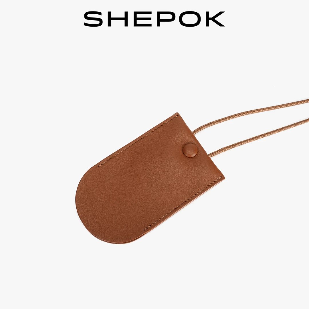 西泊克迷你吊牌挂脖钥匙包头层牛皮小众抽拉式钥匙包小巧挂件包