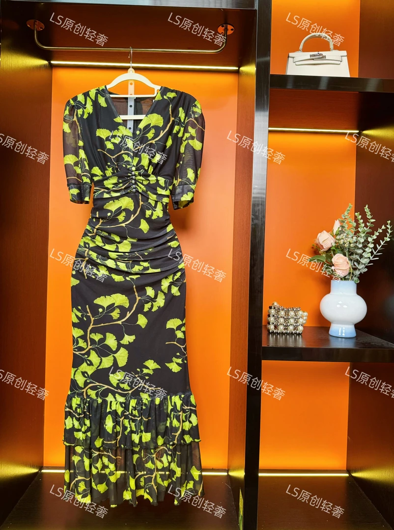 法式花纹连衣裙夏季新款时尚V领短袖修身收腰显瘦包臀裙女61144
