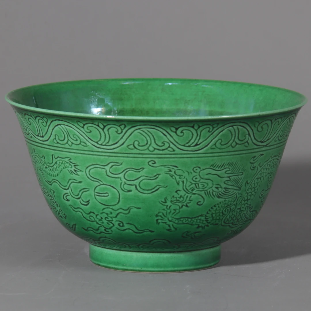 绿釉暗刻双龙戏珠碗 HK2409463