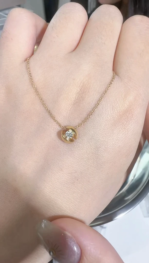 【闪购商品】钻石项链18K金镶嵌项链2.12g