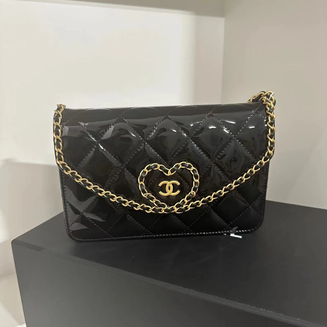全新未使用 Chanel/香奈儿 HIHI /黑金漆皮爱心滚边链条包