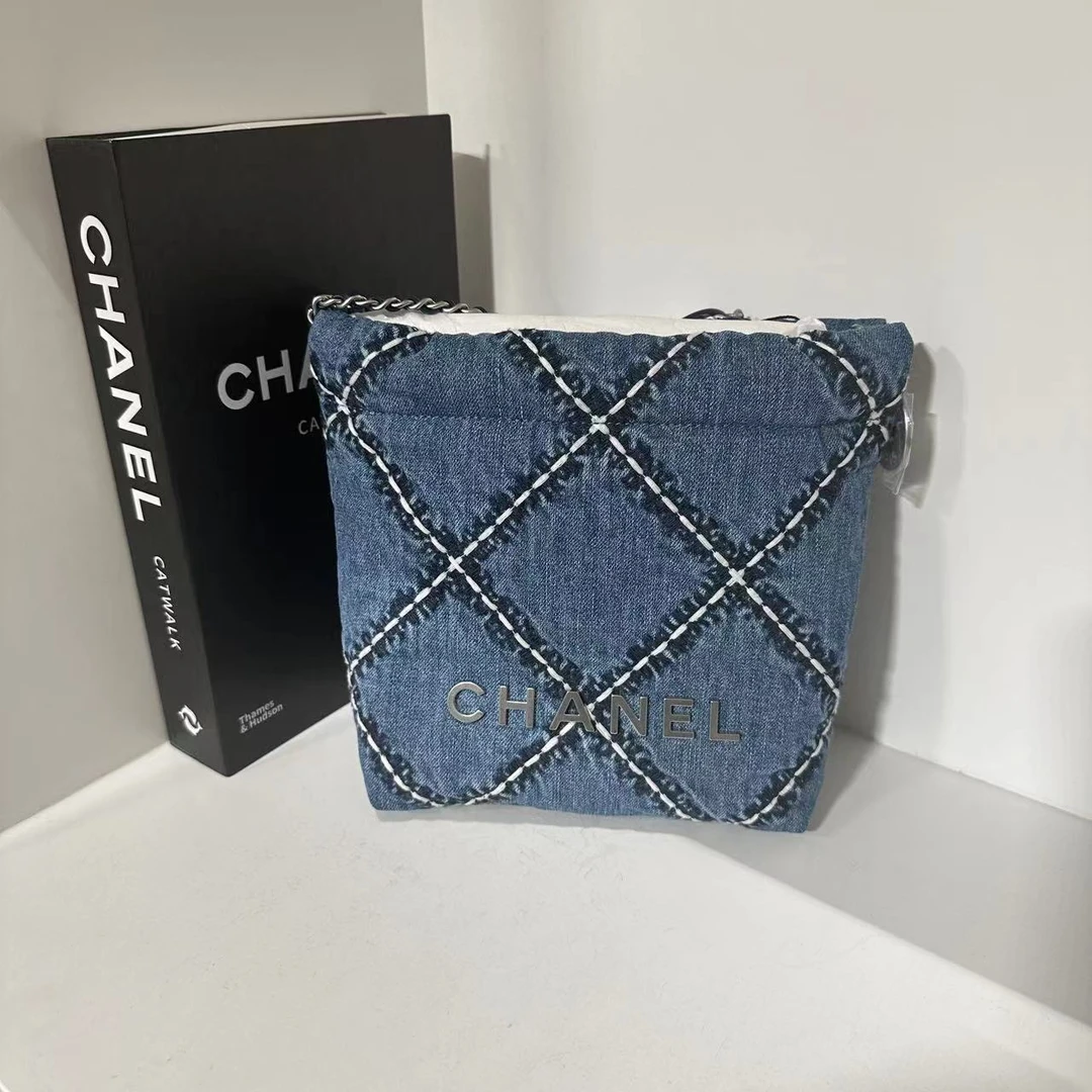 99新 Chanel/香奈儿 HIHI/丹宁牛仔白色外缝线mini 22bag