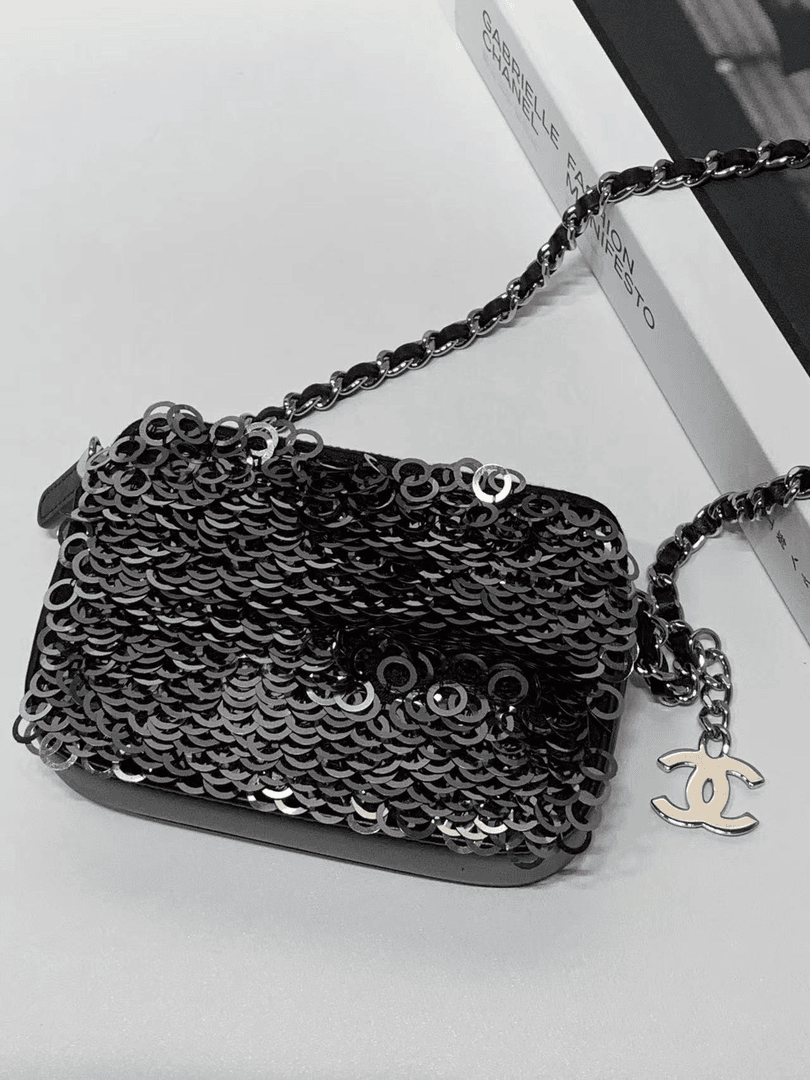 99新 Chanel/香奈儿 HIHI /黑银亮片mini斜挎包/9223509