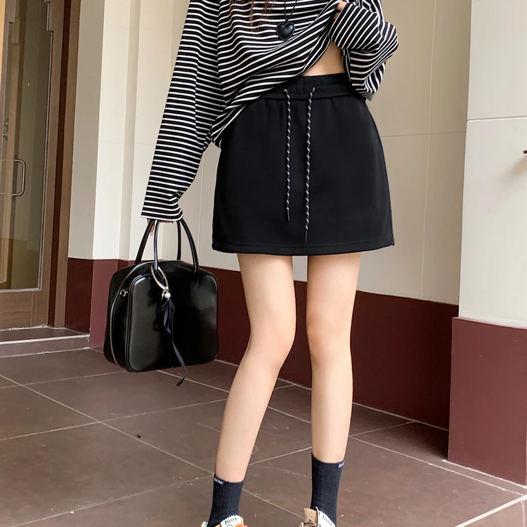韩系休闲高腰A字工装短裙气质包臀2025早春夏复古运动半裙