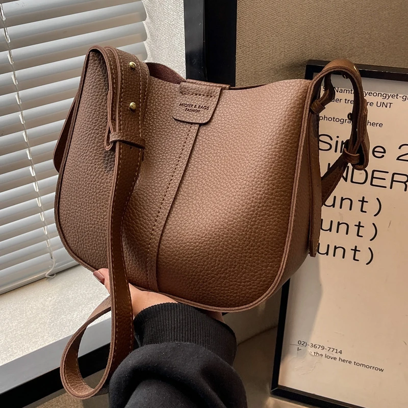 百搭bags小包包女2023新款潮流时尚单肩斜挎包休闲复古水桶包女包