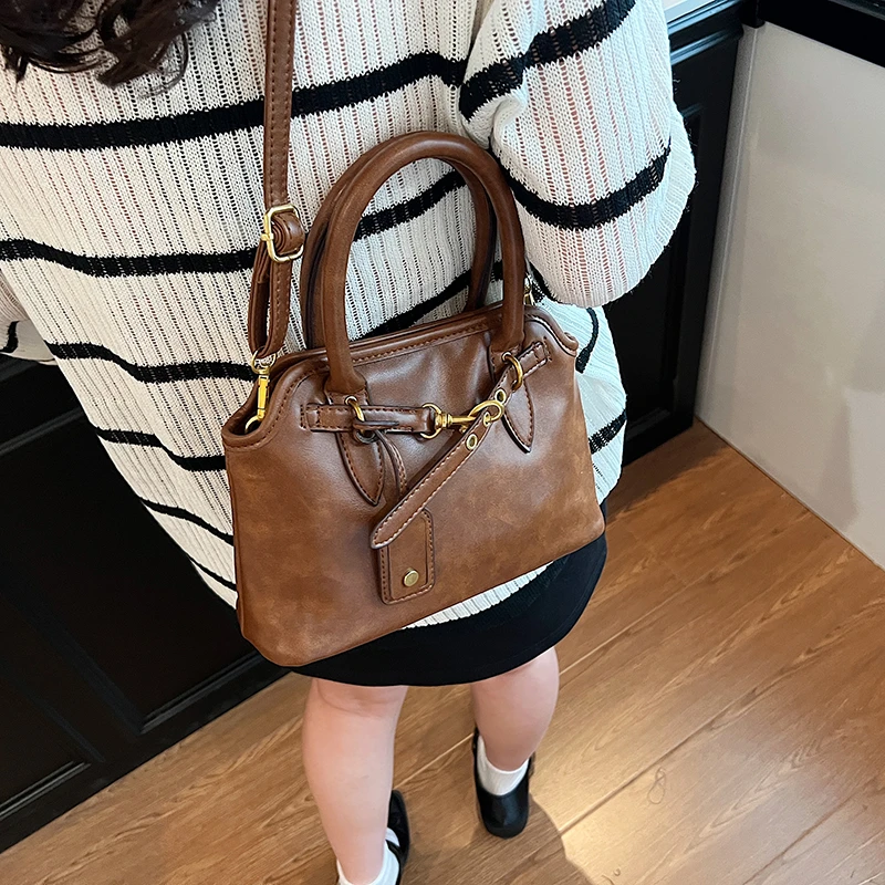 复古手提通勤包女包包2024新款潮时尚腋下包高级感大容量单肩包