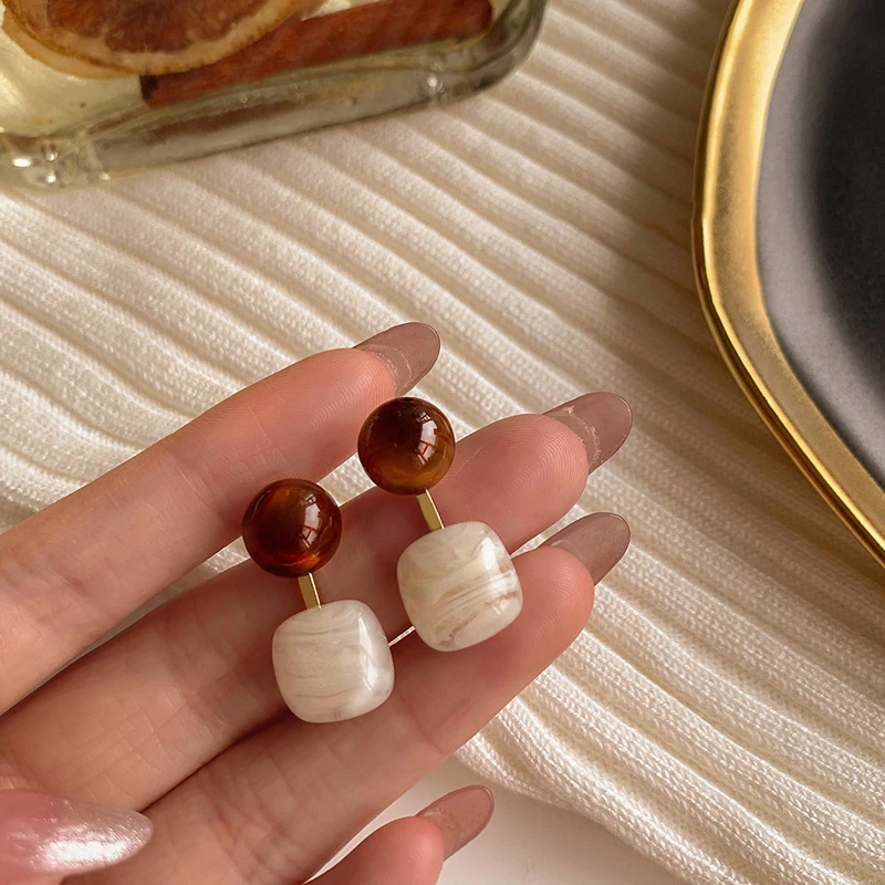 铜合金亚克力耳饰 秋冬法式复古小众耳环雅丹简约气质美拉德耳饰