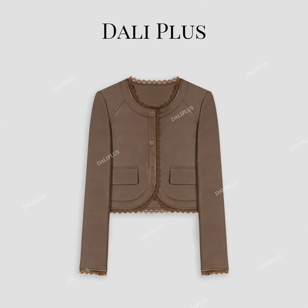 DALI PLUS精致时髦粉咖色拼接蕾丝边设计皮衣女外套-D4MM0380