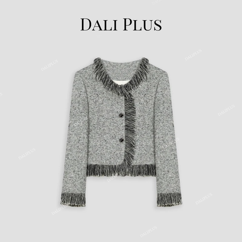 DALI PLUS经典法式花灰色流苏设计无领小香风长袖外套-D4MM0321