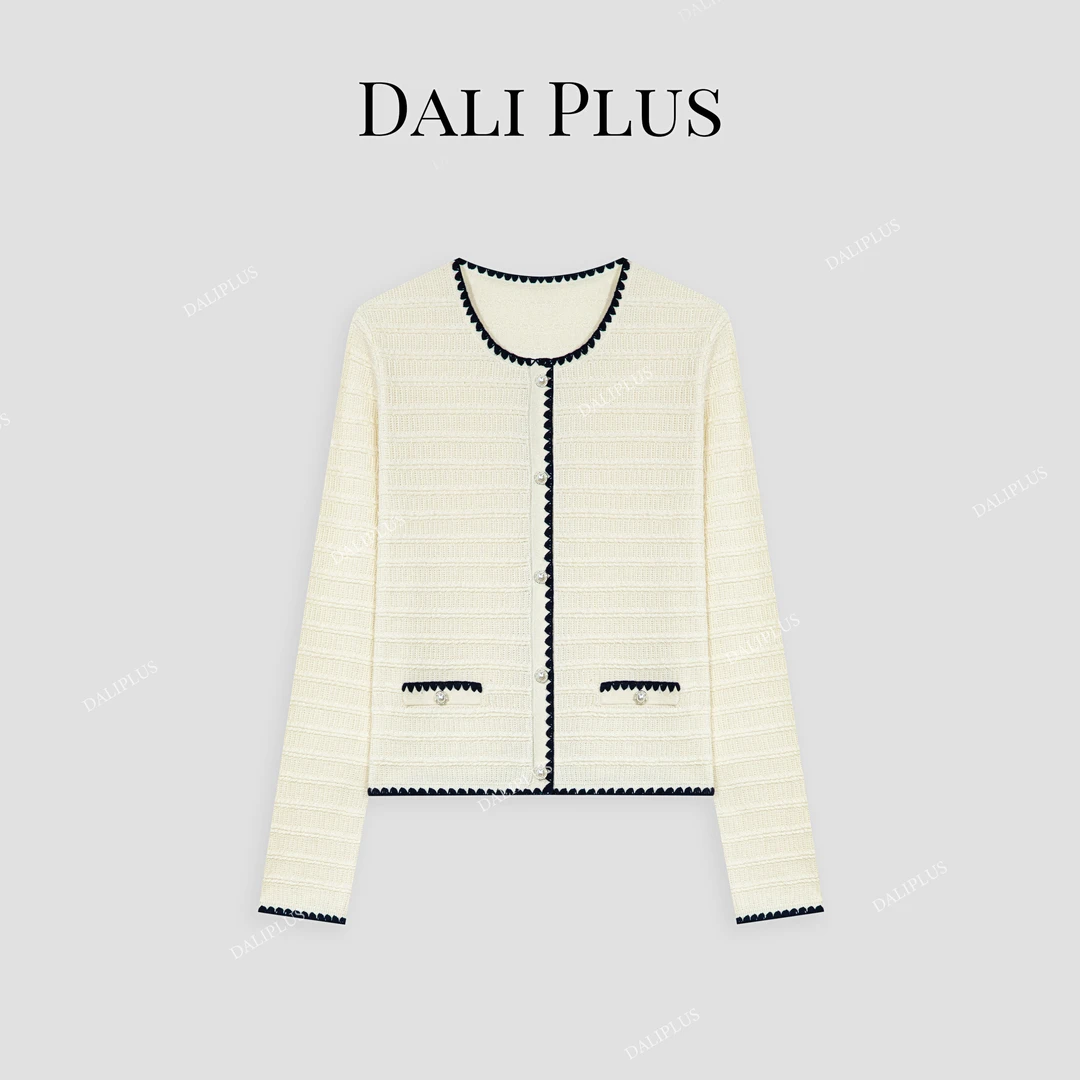 DALI PLUS桑蚕丝绵羊.毛撞色三角针工艺设计香风针织衫-D4CK0076