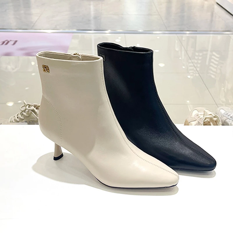 星期六短靴2024冬新款时尚气质尖头瘦瘦靴细跟时装靴女SSC4116377
