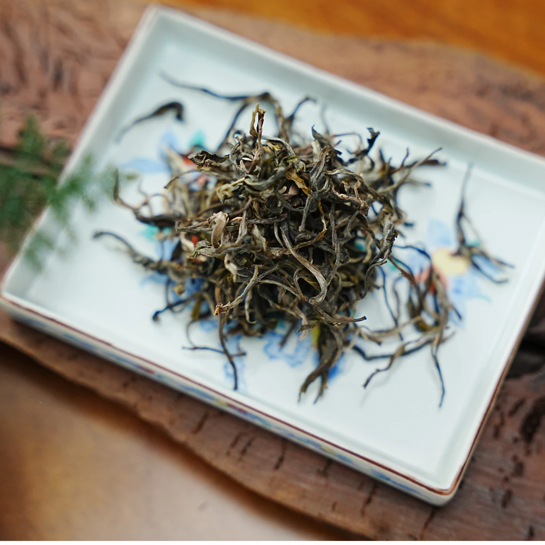 新人礼25年冰岛南迫头春古树100克拍一发二拍二发五