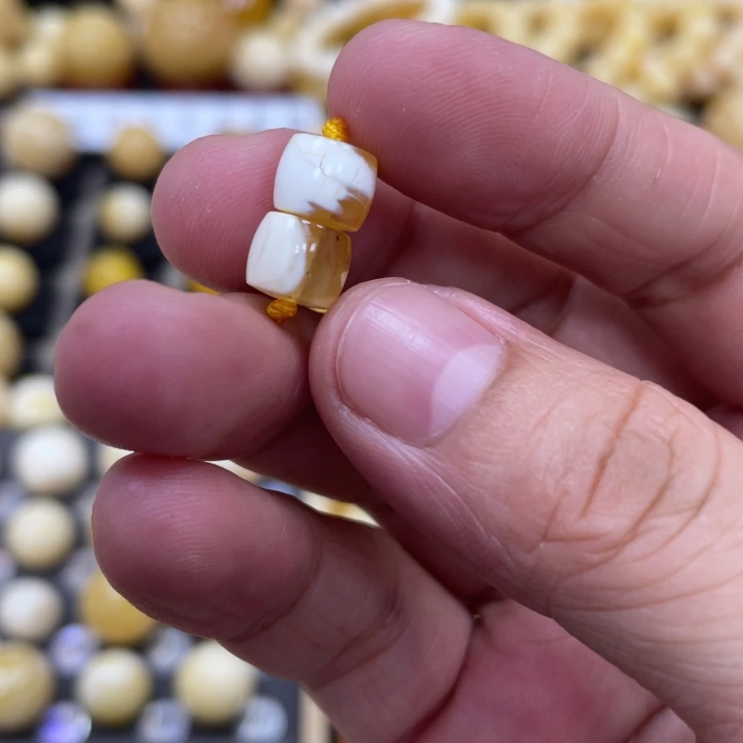 琥珀珠宝奇石未镶嵌8mm瑕疵福利款