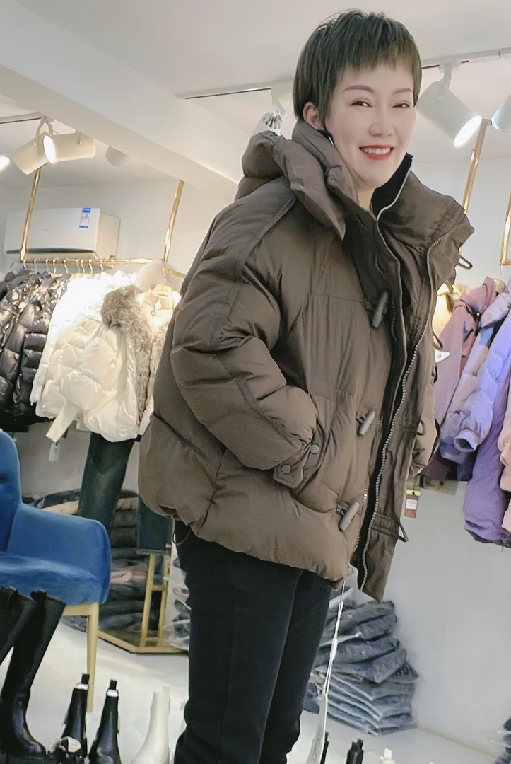 23F008女款时尚羽绒服