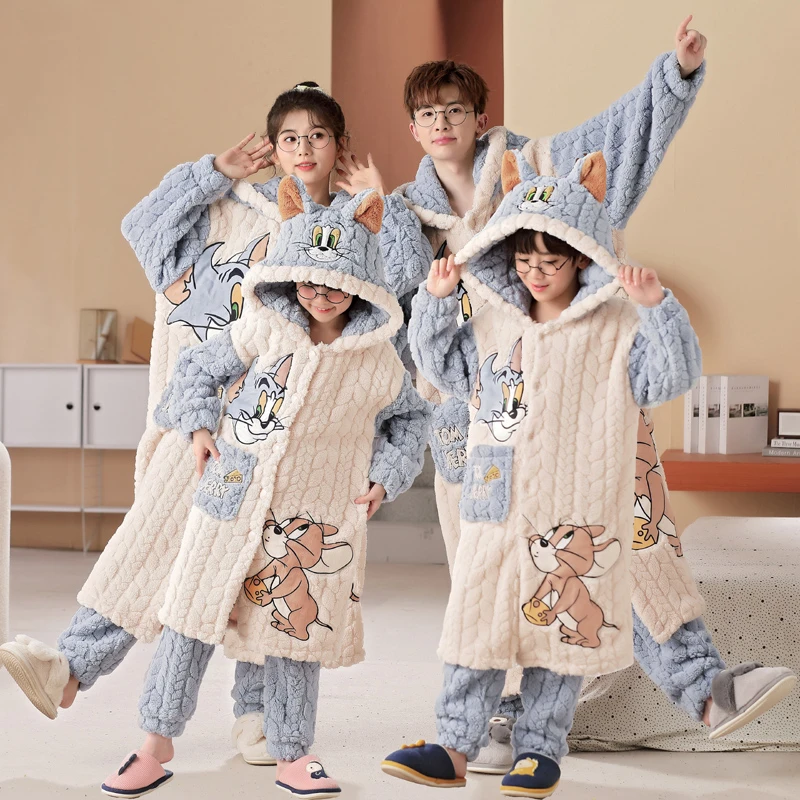 2025冬季新款亲子珊瑚绒睡袍保暖一家四口卡通宽松家居服两件套装
