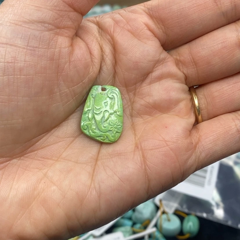 【闪购商品】绿松石颈饰未镶嵌C*Q