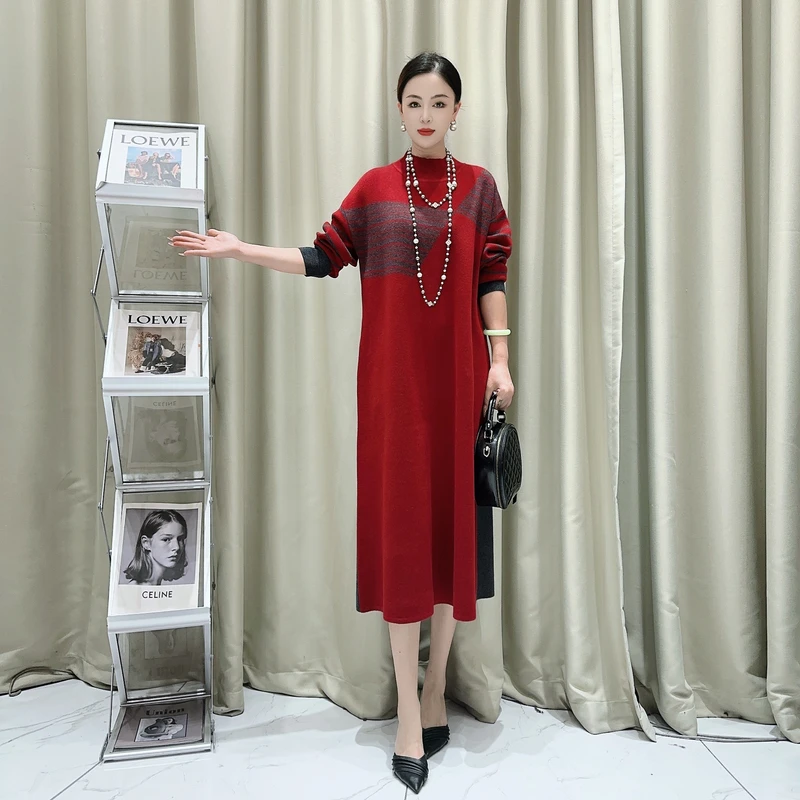 5836红炭灰拼接气质设计师秋冬长款提花轻奢针织连衣裙