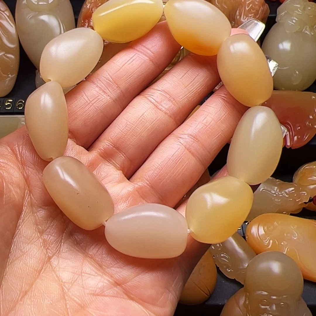 【闪购商品】石英质玉黄蜡石手串未镶嵌火*麟