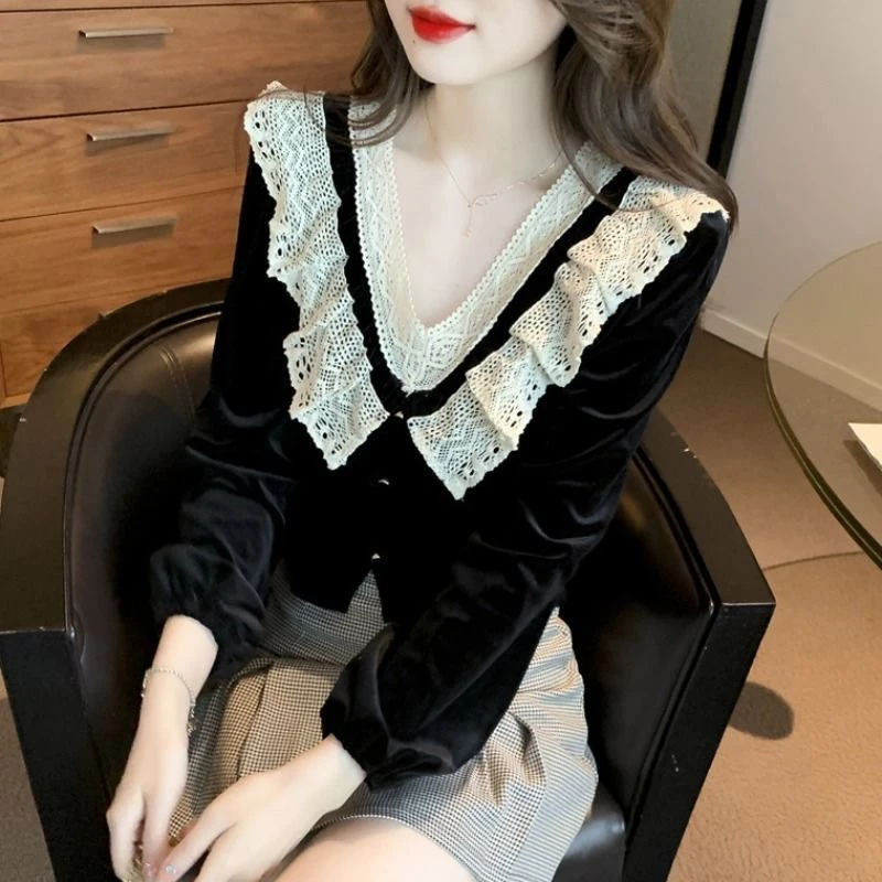 2025春季新款内搭打底衫上衣女设计感蕾丝花边拼接长袖短款T恤