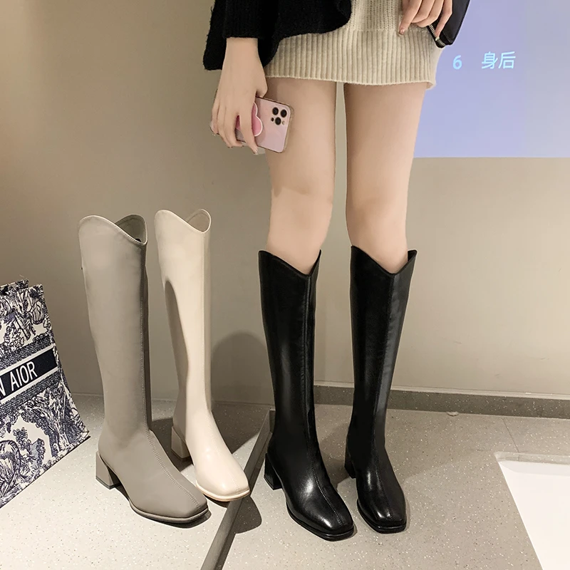 2023年秋冬粗跟显瘦白色高筒靴女方头不过膝新款高筒中跟骑士靴女