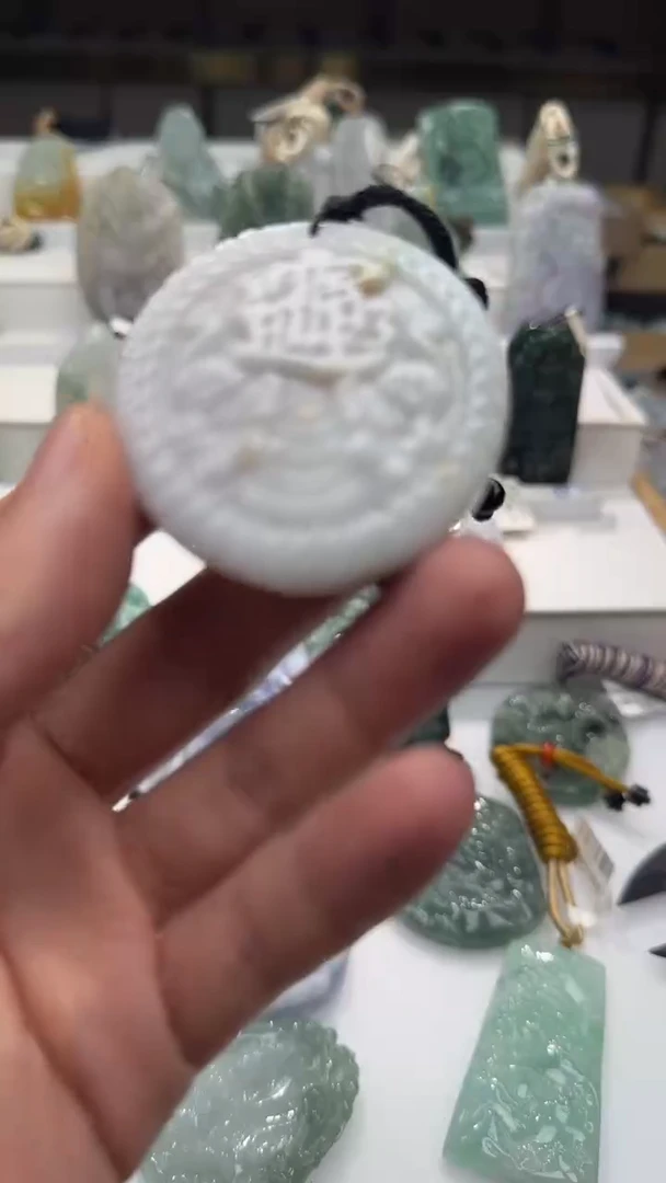 【闪购商品】翡翠颈饰未镶嵌