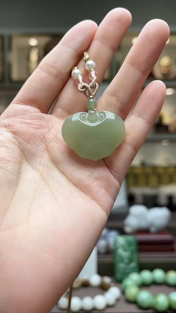 【闪购商品】和田玉颈饰未镶嵌苏