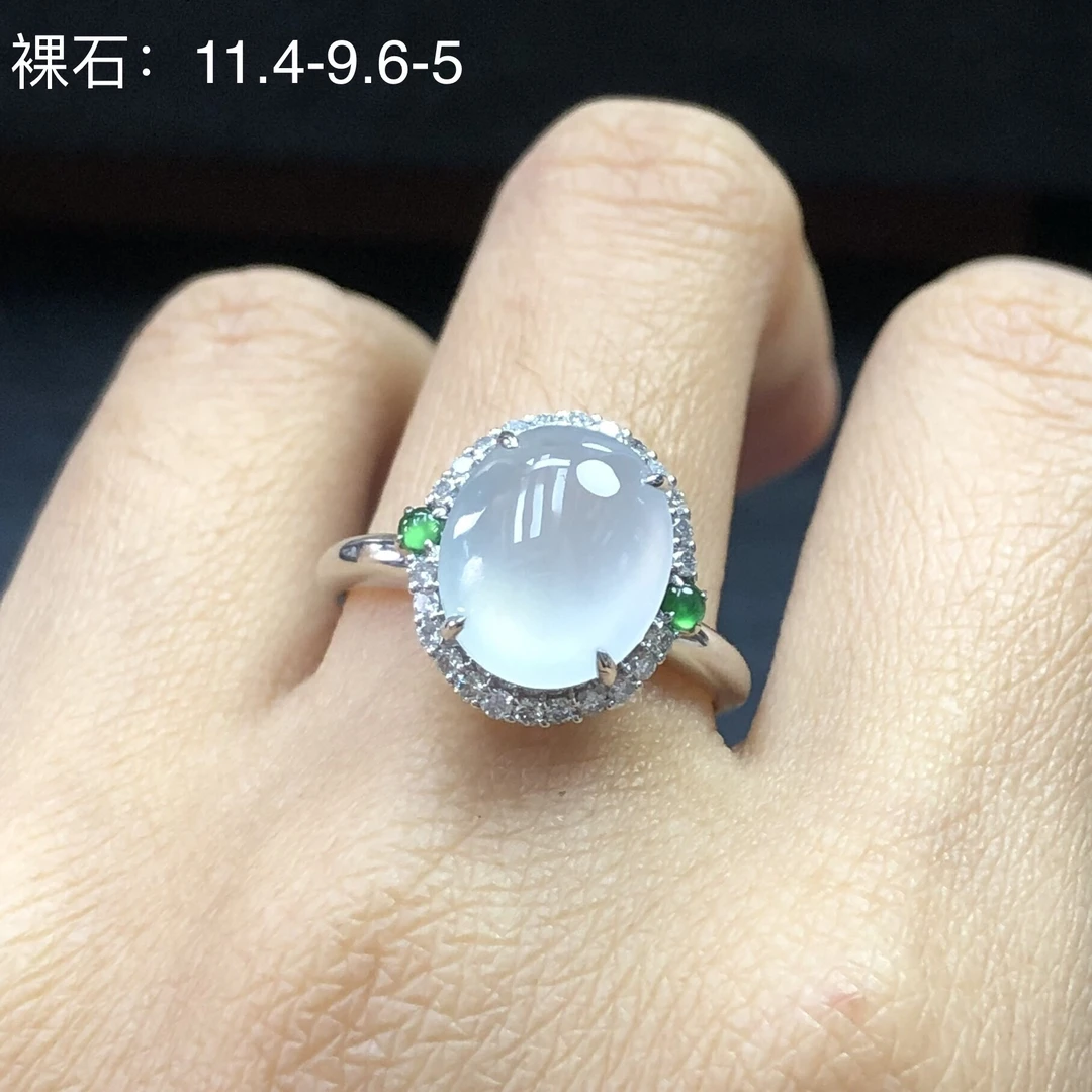 【玉满萃】轻奢精致时尚大气百搭18k天然翡翠白冰蛋面戒指
