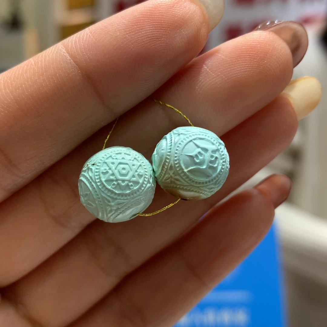 绿松石配饰未镶嵌