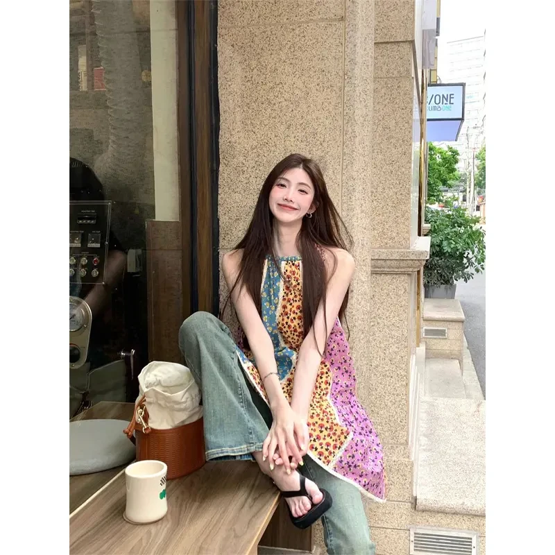 2024夏季新款设计感小碎花拼接绑带挂脖连衣裙女显瘦小众无袖裙子