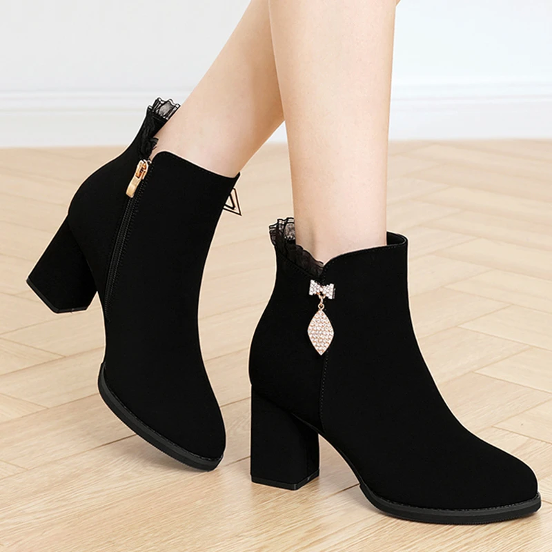 磨砂粗跟短靴女2025年秋冬新款气质百搭绒面高跟鞋中年妈妈及踝靴