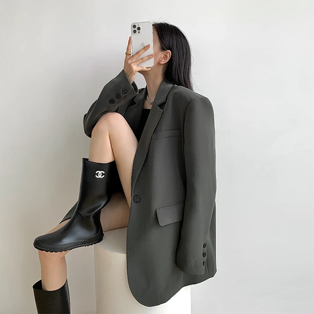 周淼ZHOUMIAO   高级设计感宽松女士黑色休闲小西装外套女ZM21758